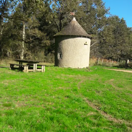 Tour Des Hirondelles アパート *